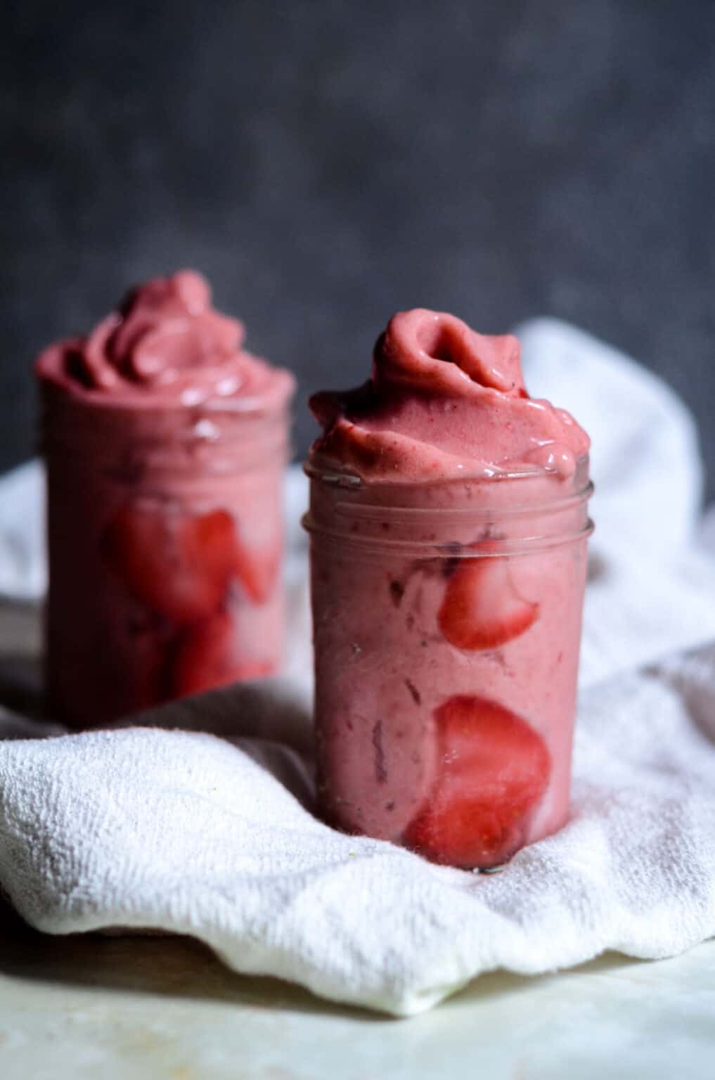 EASY Strawberry Banana Smoothie without Yogurt Beside the Mountain