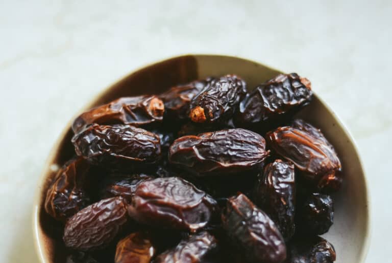 Dates Pitted vs Unpitted and Why Medjool is the Best Beside the Mountain